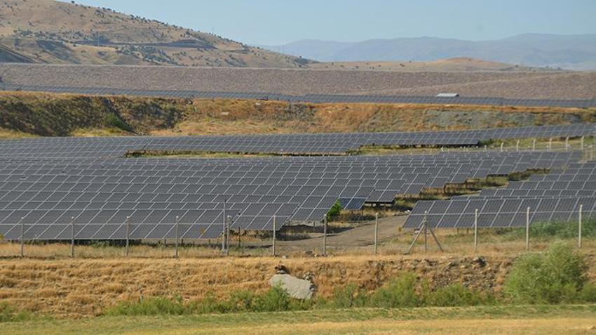 Muş'ta dev yenilenebilir enerji hamlesi! Alparslan-2 Barajı'nda GES elektrik üretimine başladı