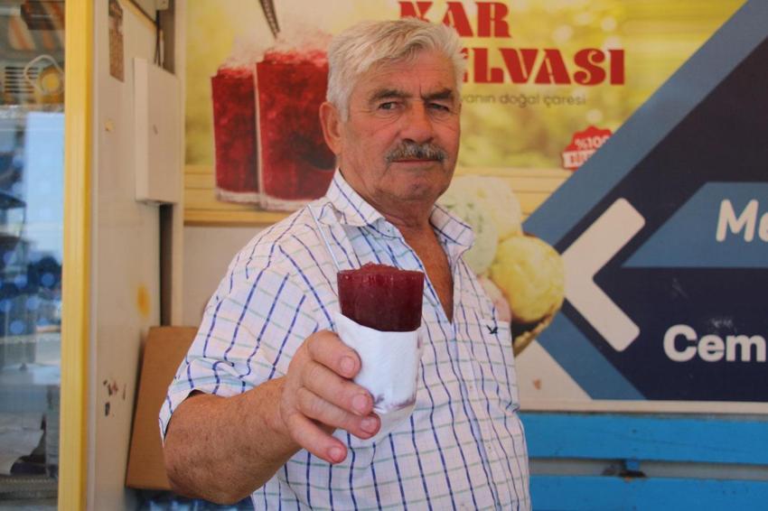 Kavurucu sıcaklarda bir kaşığı serinletmeye yetiyor! Adeta yazı kışa çeviriyor
