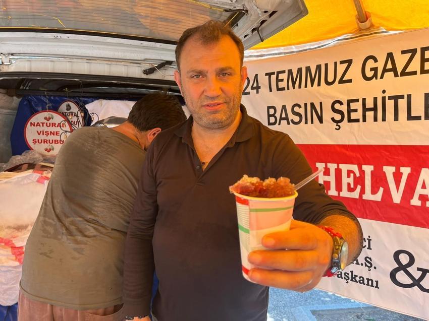 Ödemiş Bozdağ'ın meşhur kar helvasına kavurucu sıcakta İzmirliler yoğun ilgi gösterdi