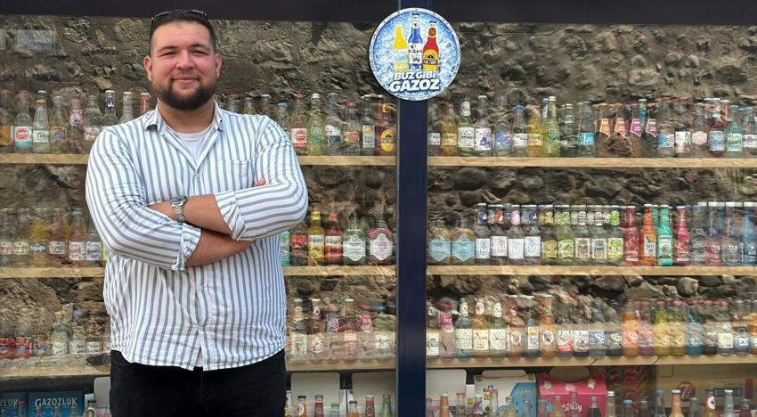 Gazoz kapakları ve şişeleriyle başlayan tutkusunu mesleğe dönüştürdü