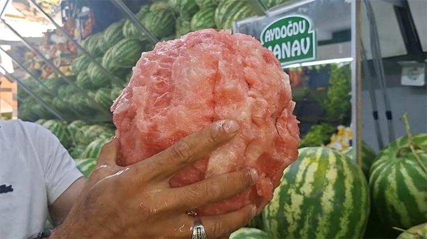 Kütahyalı manavın videosu sosyal medyada viral oldu