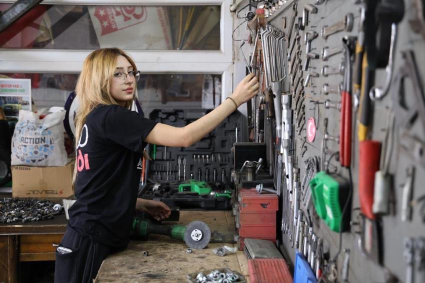 Görenler şaşırıyor! Babasının çağrısıyla hayatı değişti: Güzellik salonunu bırakıp ezberleri bozdu
