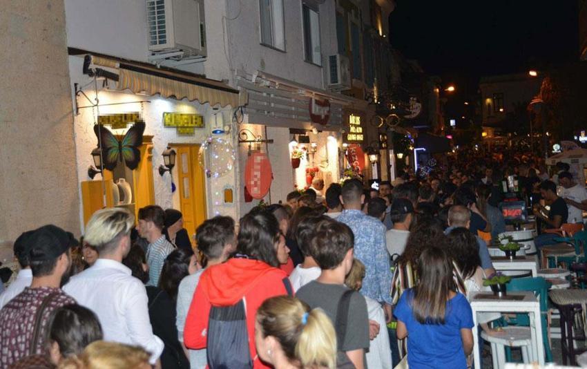 Türkiye'nin en çok tercih edilen turizm merkezi yüzde 100 doluluğa ulaştı! Hafta sonu nüfus yarım milyona ulaşıyor