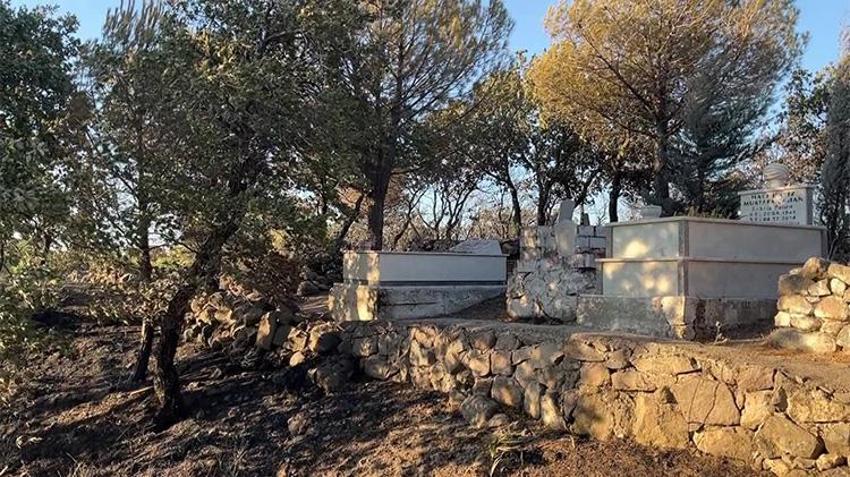 Balıkesir'de acı tablo... Yangın mezarlığı yok etti