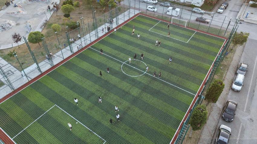 Samsun'da kadınlar halı sahada, erkekler evde çocuklarla