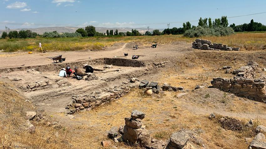 Avrupa ve Güney Kore'den Kayseri'nin köyüne geldiler! 78 yıldır sürüyor, dünyada daha büyüğü yok