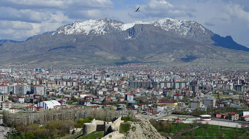 Van'da tehlike patladı! 'Maalesef azalıyor' deyip kötü haberi verdi: Artık çok geç olabilir