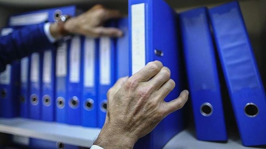 Binlerce sözleşmeli personeli ilgilendiren karar Resmi Gazete'de yayımlandı! Süre bitince de göreve devam edecekler