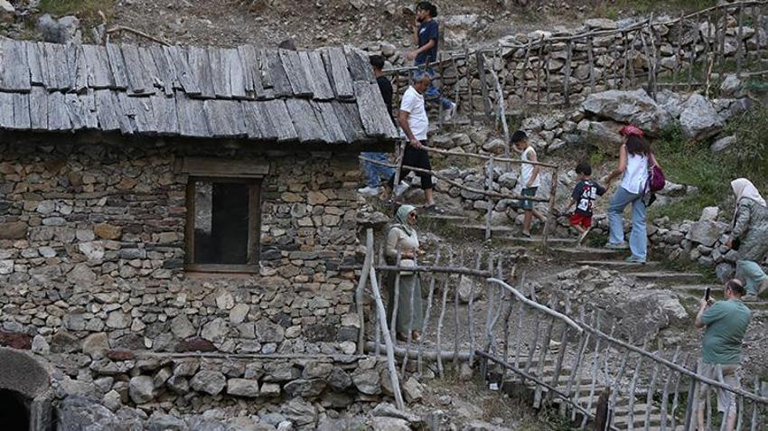 Kayseri'de 100 yıllık değirmen fotoğraf stüdyosu oldu: Ziyaretçi rekoru kırılıyor! Sosyal medyada gören buraya akın ediyor
