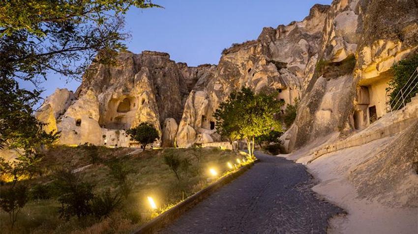 Kapadokya'nın Kalbi Göreme Açık Hava Müzesi ziyaretçilerini bin beş yüz yıllık tarihle buluşturuyor