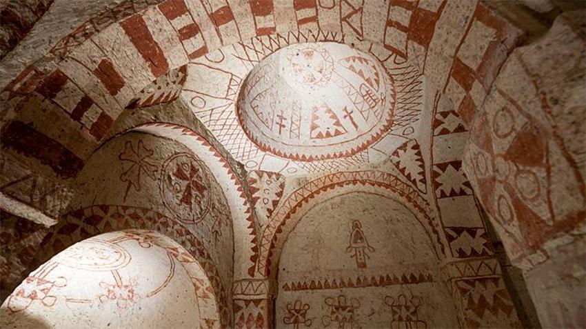 Kapadokya'nın Kalbi Göreme Açık Hava Müzesi ziyaretçilerini bin beş yüz yıllık tarihle buluşturuyor
