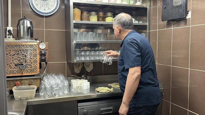 Kayseri Kapalı Çarşı'nın en küçük dükkanı ama 43 yıldır aralıksız çalışıyor!