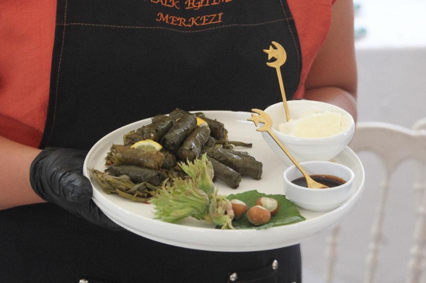 Ordu'nun en lezzetli festivalinde zeytinyağlı fındık yaprağı sarması dikkat çekti
