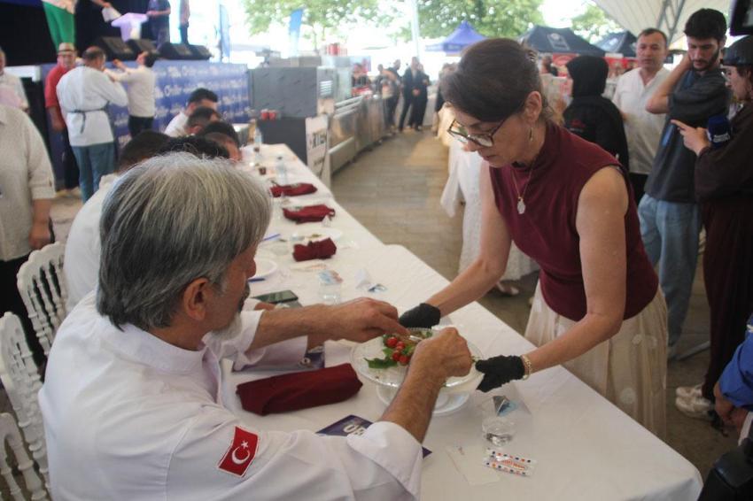 Ordu'nun en lezzetli festivalinde zeytinyağlı fındık yaprağı sarması dikkat çekti