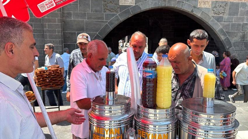 Diyarbakır’da cuma geleneği hayırsever vatandaşlar tarafından yıllardır sürdürülüyor