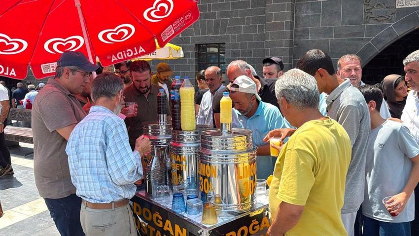 Diyarbakır’da cuma geleneği hayırsever vatandaşlar tarafından yıllardır sürdürülüyor