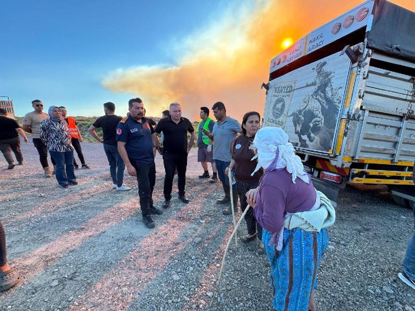 Yangında mahsur kalan Şennur teyzenin yardımına Aydın Büyükşehir yetişti