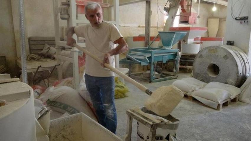 Su gücüyle başladı, elektrikle devam ediyor! İlçede tek, kapısında kuyruk oluşuyor