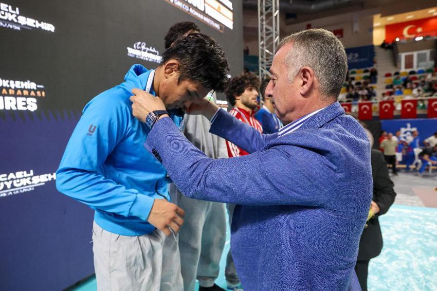 Kocaeli sporun merkez üssü oluyor! 24 ülkeden 433 sporcu Kocaeli’de mindere çıktı