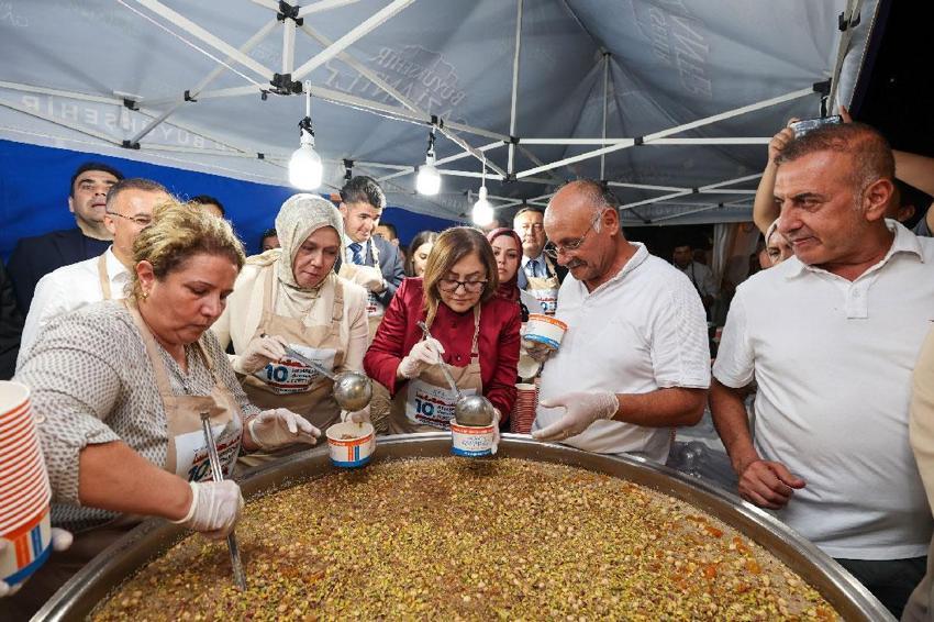 Gaziantep'te Hemşeri Dernekleri Festivali renkli görüntülerle açıldı