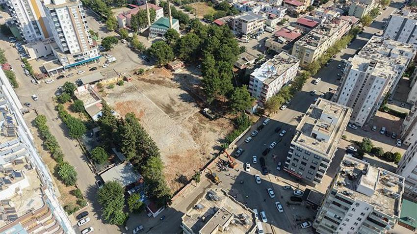 Adana'da 30 yıllık bekleyiş sona erdi! İlk kazma vuruldu, bir ilçenin kaderini değiştirecek adım atıldı