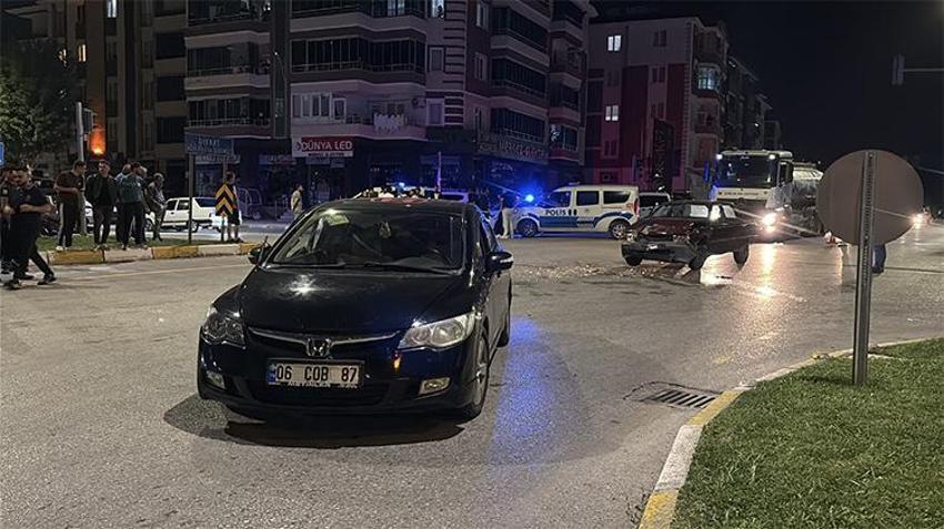 Alkollü sürücü dehşet saçtı: Kazayı görüp yardıma gelen genci darbetti