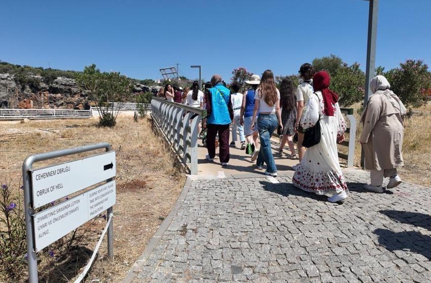 Mersin'e giden akın ediyor: 452 Basamak aşağıya inenler buzdolabı gibi diyor!