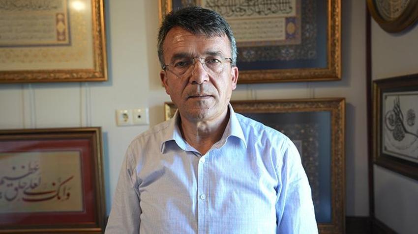 Nöbette izlediği belgesel hayatını değiştirdi: Ağaç dalından kalem yaparak başladı, şimdi talebe yetiştiriyor!