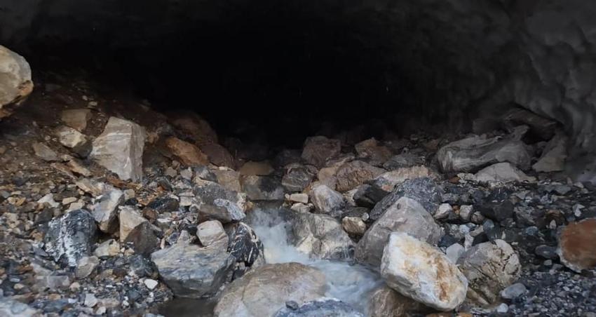 Şehir 45 derecede kavruluyor, Mereto Dağı üşütüyor
