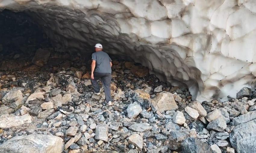 Şehir 45 derecede kavruluyor, Mereto Dağı üşütüyor