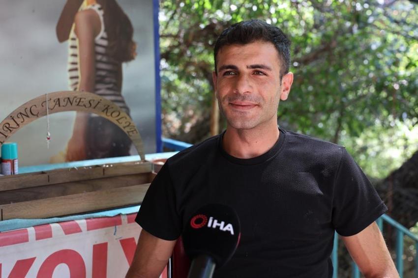Pirinç tanesine 10 isim sığdırıyor! Keban'da tek nefeste icra edilen inanılmaz sanat