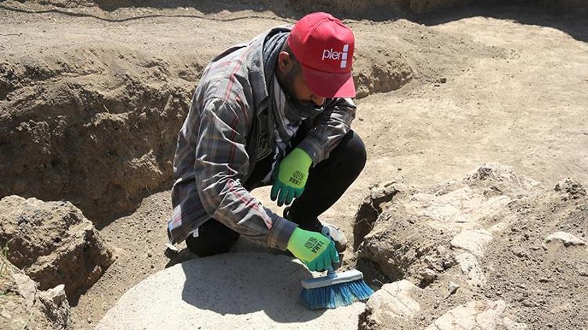 2 bin 300 metrede Urartu gizemi çözülüyor: Adilcevaz Kef Kalesi Kazılarında yeni bulgular!