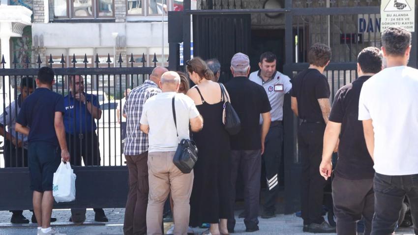 Şişli'de eski sevgili dehşeti: Silahla vurduğu genç kadın hayatını kaybetti! Acılı baba: 'İyilikle ekmeğimizi paylaştık, sonucu bu oldu'