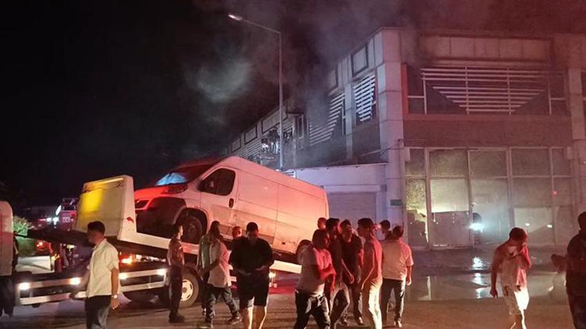 Bursa'da yumurta tesisinde yangın: 1 itfaiye eri dumandan etkilendi!