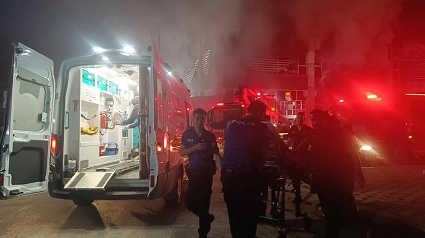 Bursa'da yumurta tesisinde yangın: 1 itfaiye eri dumandan etkilendi!