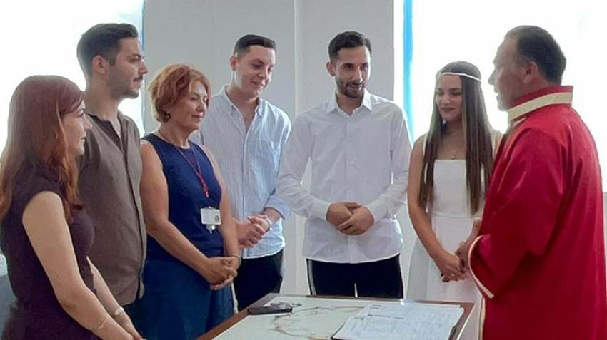 Manisa'da ilginç nikah töreni: Tedavi gördüğü hastanede evlendi! Doktoru nikah şahidi oldu