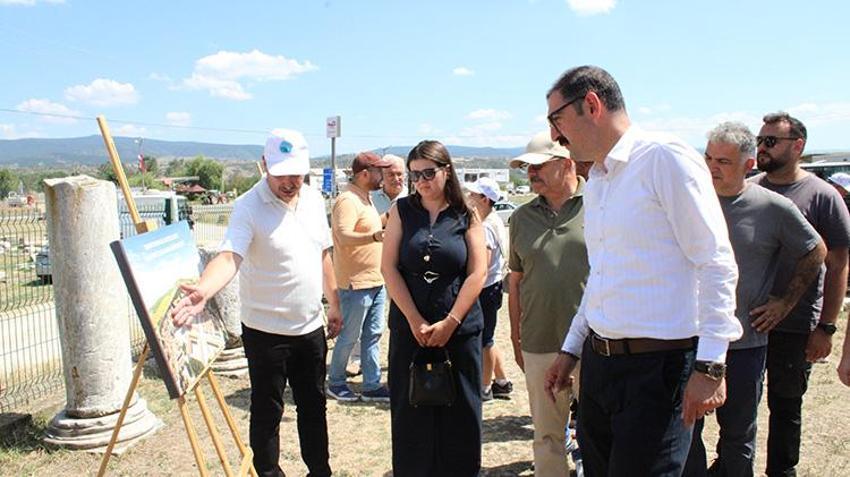 Taşköprü Sarımsak Festivali’nde renkli anlar: Antik kentte uçurtmalar gökyüzünü süsledi