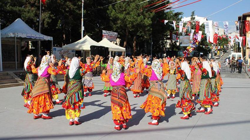 Taşköprü Sarımsak Festivali’nde renkli anlar: Antik kentte uçurtmalar gökyüzünü süsledi