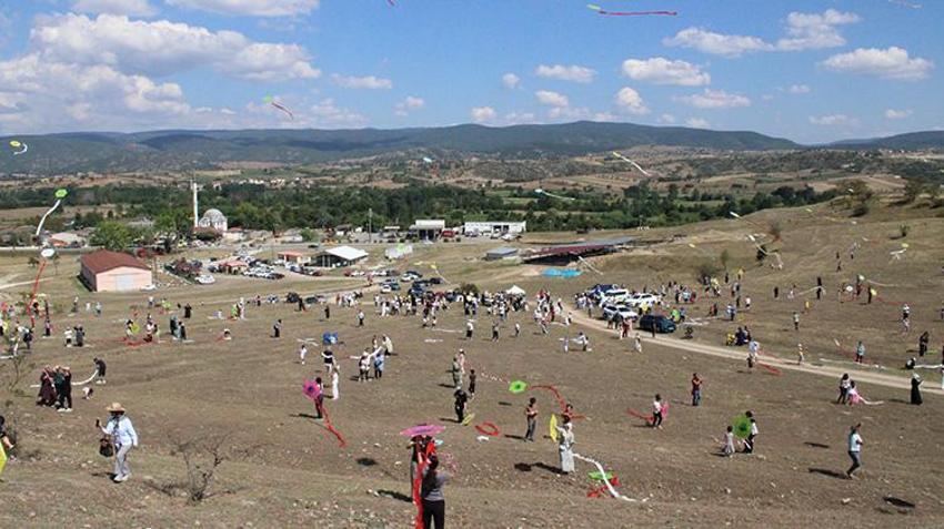 Taşköprü Sarımsak Festivali’nde renkli anlar: Antik kentte uçurtmalar gökyüzünü süsledi