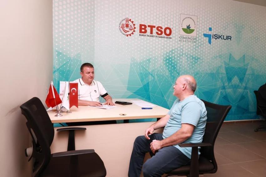 Osmangazi’de dev istihdam hamlesi: 50 vatandaş birebir görüşmelerle iş sahibi oldu!
