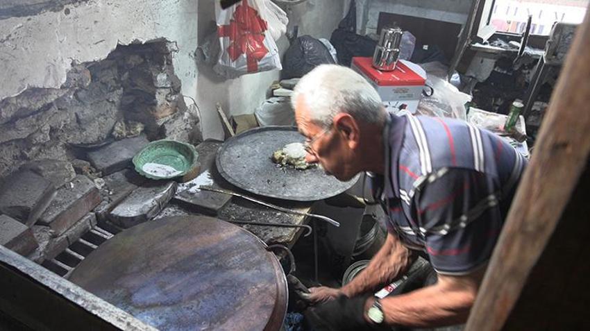 Bolu’da 58 yıllık zanaatkâr İsa usta zamana ve teknolojiye direniyor: 'Çin malları çıktı, çırak mutfaktan kaçtı'