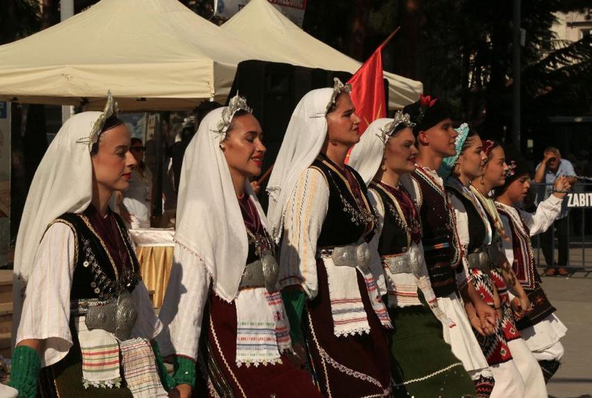 Dünyaca ünlü coğrafi işaretli Taşköprü sarımsağı festivalde yarıştı: 80 demet arasından en iyi sarımsak seçildi