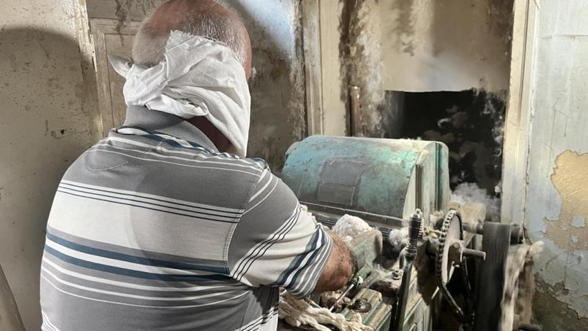 Adana'da bir dönemin popüler mesleği bitme noktasında: Talep düştü, 52 yıllık zanaat sona eriyor