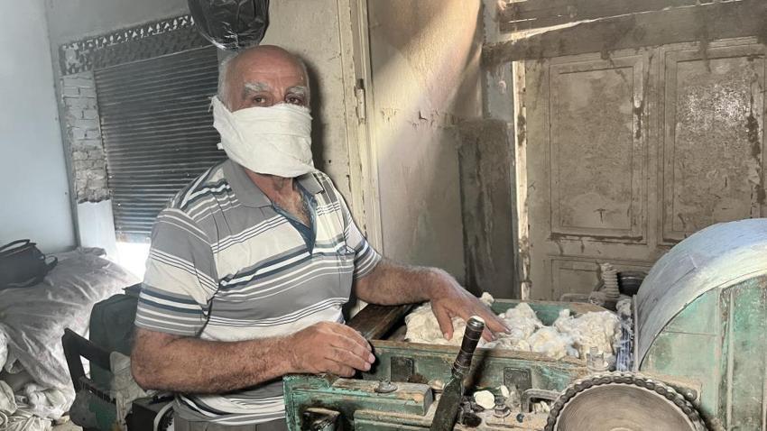 Adana'da bir dönemin popüler mesleği bitme noktasında: Talep düştü, 52 yıllık zanaat sona eriyor