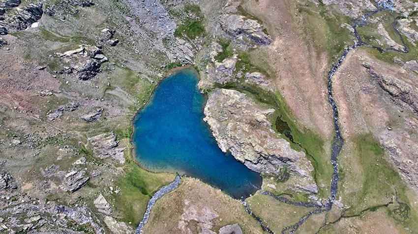Karadeniz'in gizli cennetinde görsel şölen: 3 bin metrede yaz ve kış bir arada!