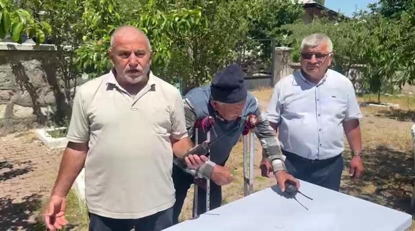 Sivas’ta köylüler isyan etti! Telefon görüşmesi yapabilmek için bu yöntemi buldular