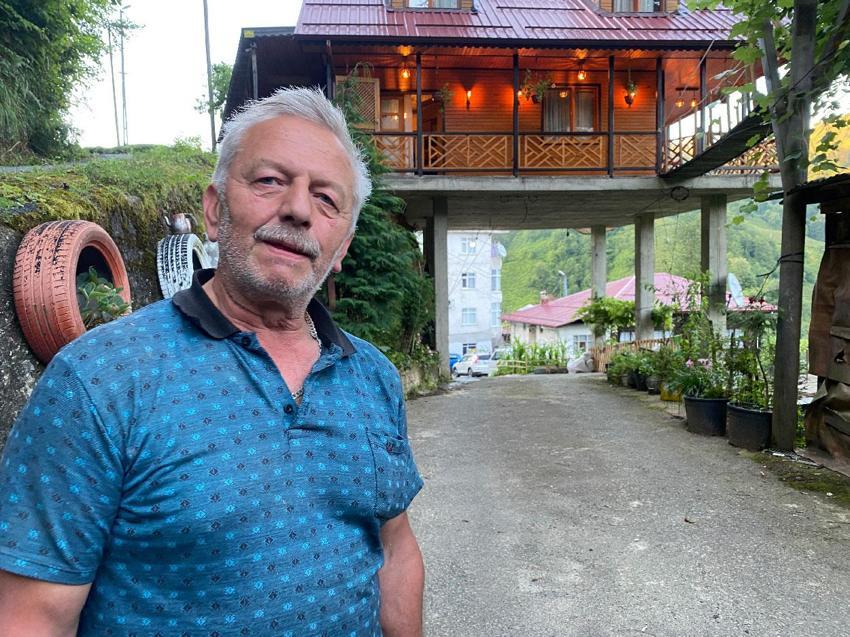 Rize'de konut yapacak düz arazi bulamayınca yol üstüne villa yaptı