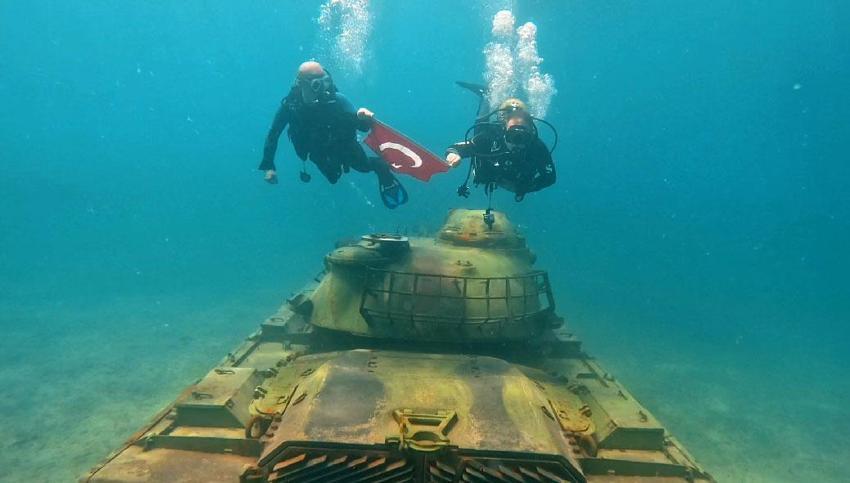 Edirne’nin Saros Körfezi'ndeki tank batığı, dalış tutkunlarının uğrak noktası haline geldi