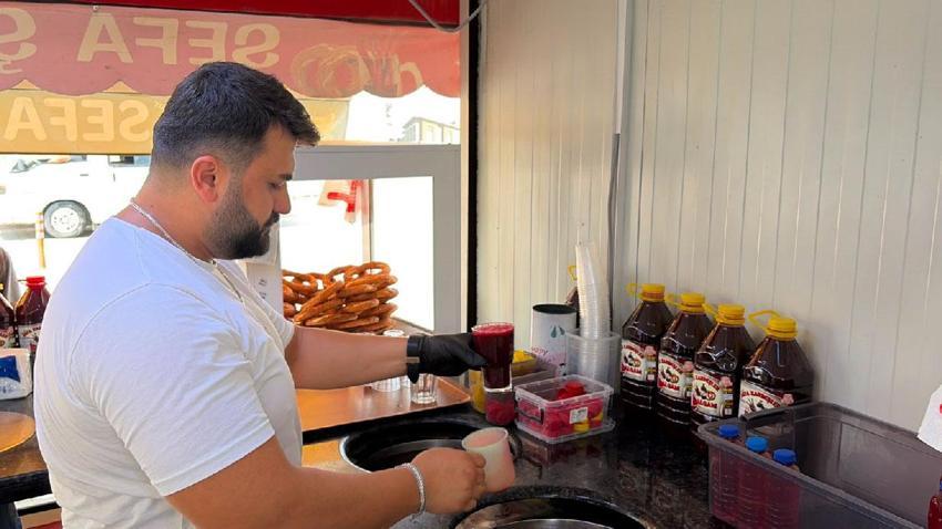 Çukurova'nın kavurucu sıcağında şalgam ve simit vatandaşların vazgeçilmezi oldu
