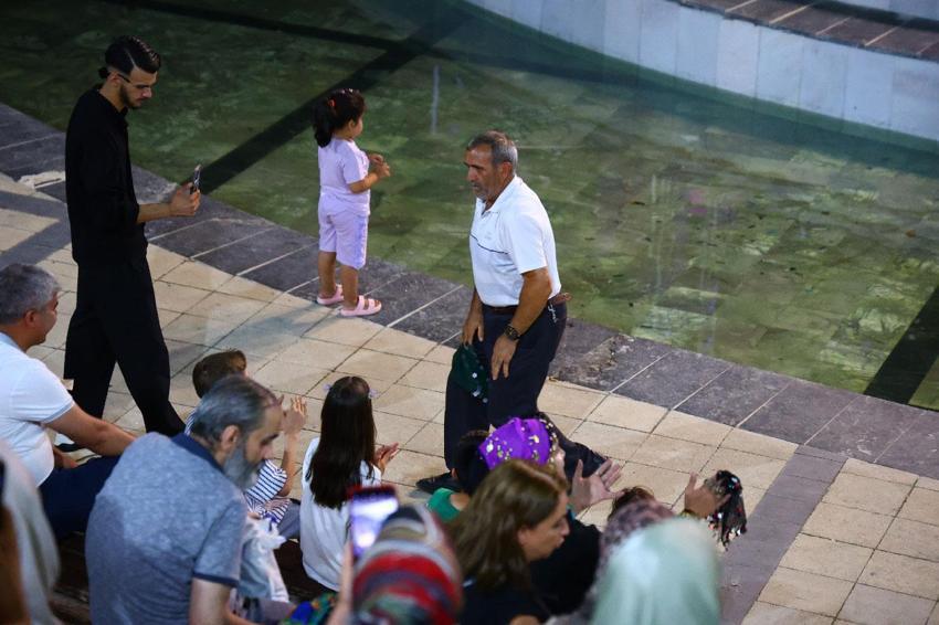 Ustasının 'Sanatımı sürdürmezsen hakkımı helal etmem' vasiyetini 54 yıldır oynayarak yaşatıyor
